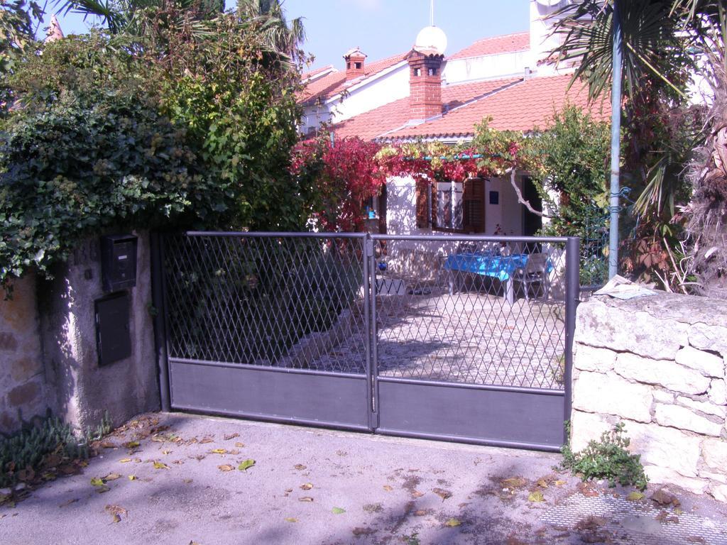 House Marko Premantura Exterior photo